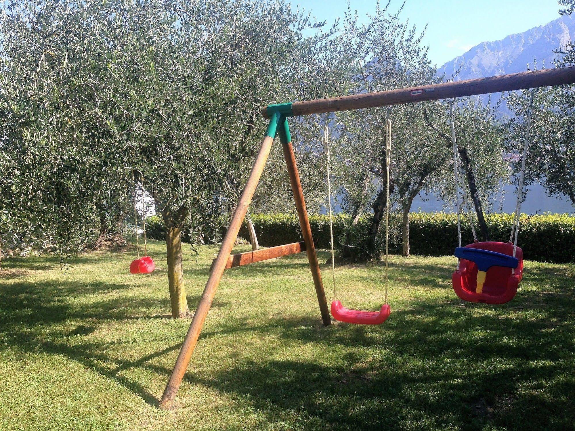 Bellagio Village Манделло-дель-Ларио Экстерьер фото
